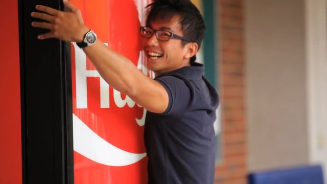 Coke machine hug.png